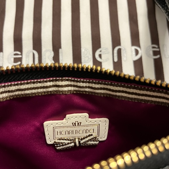 Henri Bendel black faux croc wristlet. With gold hardware. - Picture 5 of 6